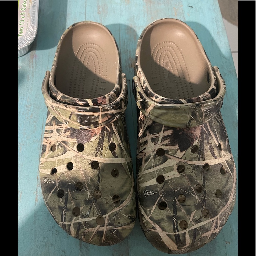 Mens camo crocs